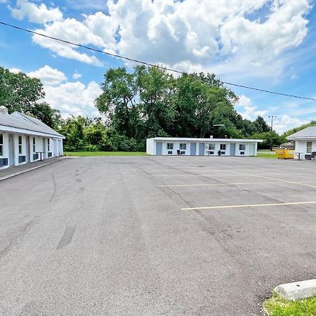 Value Inn Motel Sandusky Bagian luar foto